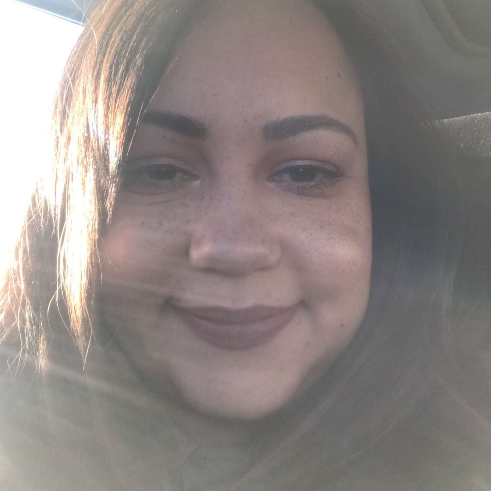 Meet your Posher, Crystal